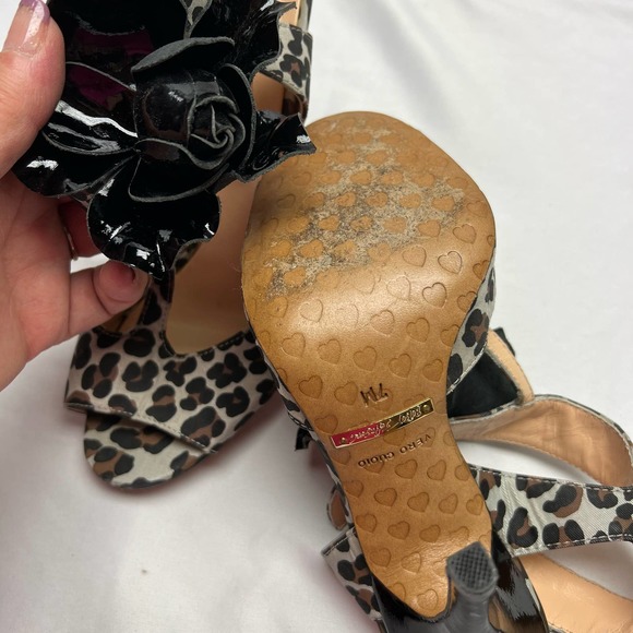 Betsey Johnson Stiletto T Strap Leopard Print Women’s 7 Patent Leather Flower - Picture 10 of 11